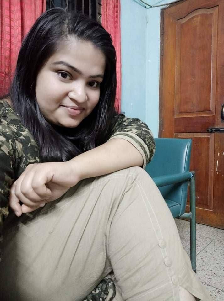 chubby Indian housewife naked selfies for