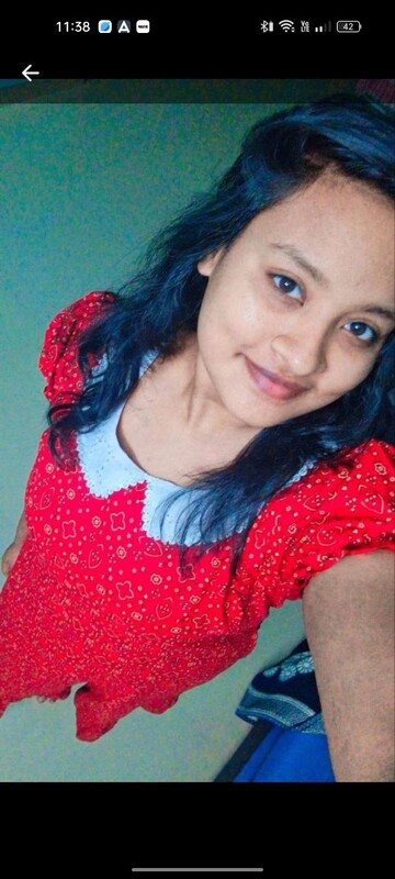 4 topless selfie photos of busty Indian
