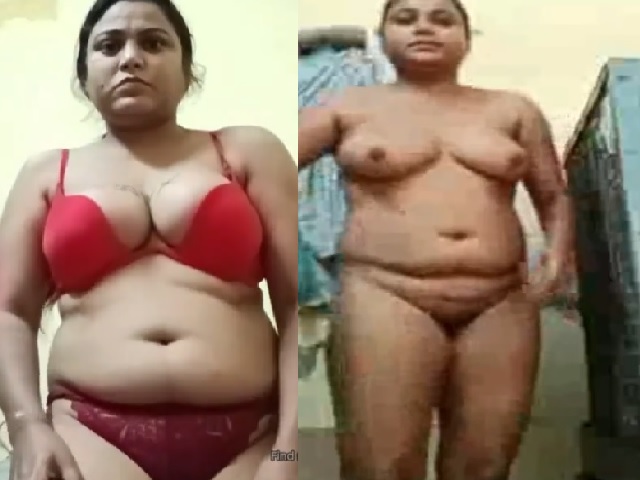 Punjabi MILF fingering pussy in nude in a horny