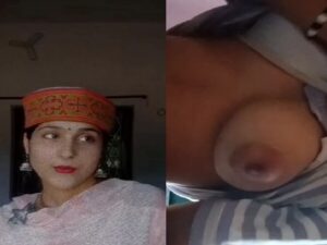 cute Shimla girlfriend showing naked boobs
