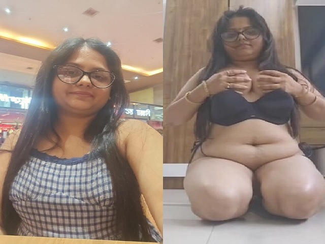 chubby MILF in bra teasing pussy showing viral