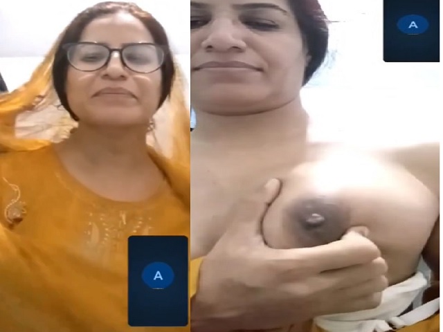 mature desi lady strips and shows naked body on video