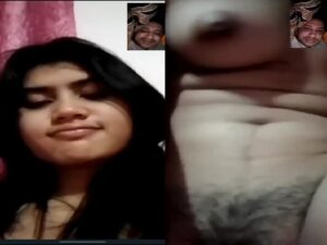 sexy chubby girl nude on video call to her