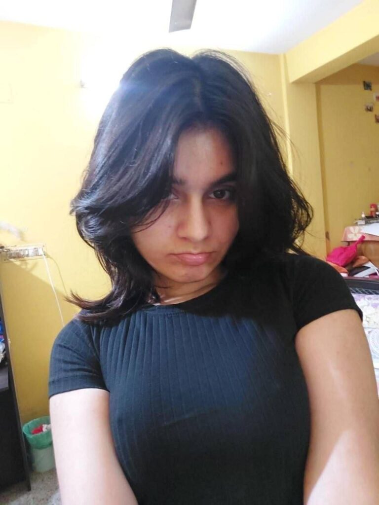 slim girlfriend posing naked at home and