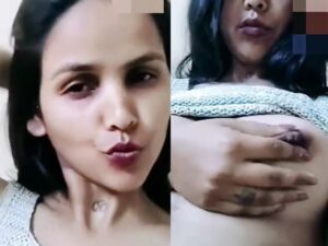 hot expression Indian girl Anu Thakur boob show video